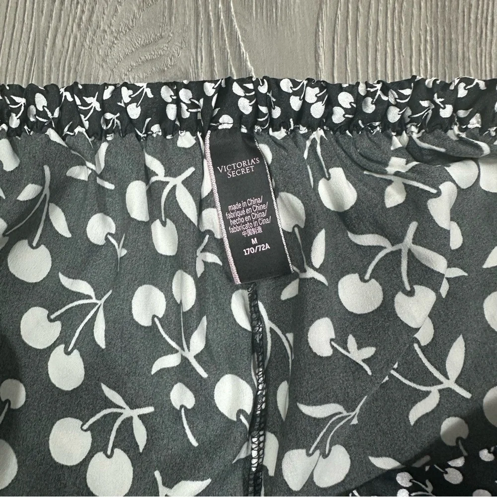 Victoria’s‎ Secret Cherry Print Satin Pajama Shorts Black White Lace Medium